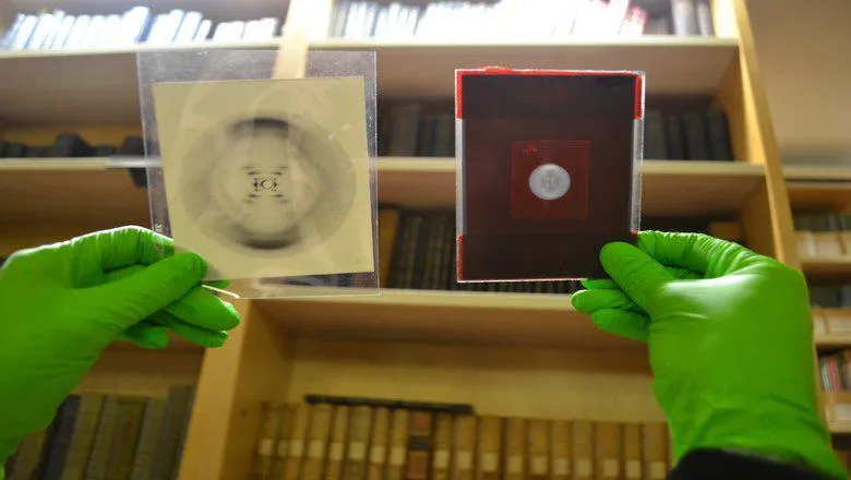 Image of famous Photo 51 DNA slide